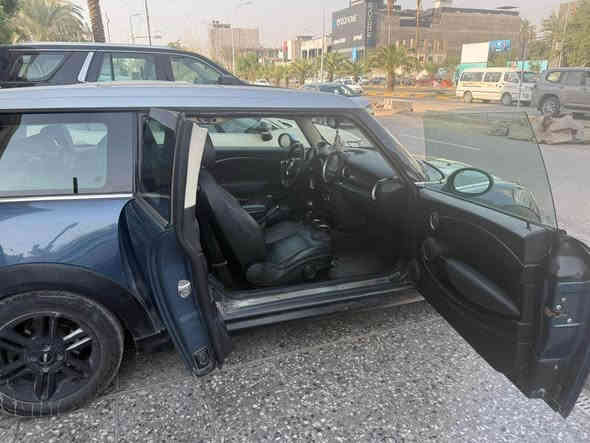 يا الله السلام عليكم مني كوبر موديل 11 اس اعلى فئه بدون حادث ولا صبغ ولا تبديل كله بلادي كشر وكير ومكينه تو كلر تجي وبالسنويه رصاصي غير محدد دبل لكزوز مري شفت كير سبورت وعادي واوتو شفتات فول تحكم ستيرن بصمه مري شفط سلايدين كشنات جلد ودتفئه بالكشنات مطعمه الياف كاربون بلادي بوب ودشبول جكمجه ضاهريه ومخفيه سماعات هارمن كادرن حته بالتكم واناره متغيره ٧ اللوان مكينه ١٥٠٠ تربو تبريد منضومه جديده ومنضومه مي جديده السياره على ايدي صارلهه كم سنه عندي  نقصهه شريط ستيرن والصدر نص عمر كل التفاصيل ذكرتهه واسف على الاطاله سعرهه ٨٥ بيهه مجال بسيط بيع او مراوس مكاني يرموك ٤ شوارع مقابل نيكس ليفل  *********** والسياره بسمي بغداد
