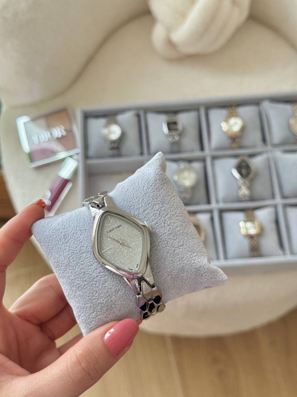 شنو اجمل هديه
باقي الموديلات 👈 Mars Stor


**إذا كنت صاحب هذا الإعلان وتريد حذفه لأي سبب، رجاءا أرسل رسالة إلى الدعم الفني**