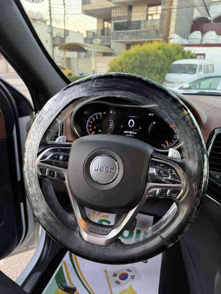 قطعه من النوادر حلوه   📍👨🏻‍🦳
سلام عليكم جيب اوفر لاند فول 1/1 
الموديل 2021  (خليجي) . وكالت هارلم السياره 
اللون: ابيض 
المحرك : V6.  3.6L . 
العداد :  18 الف شرط حقيقي .
رقم اربيل الجديد كامل تحويل ثاني يوم 
مكفوله من صبغ و البارد والتبديل و الفتح و اي ضرر كفاله
 سياره بعده بوضع شركه نايلون الشركه بل كشنات 
سياره علا ايدي  برغي ما ملعوب بيهه شرط 
سياره من النوادر جديده و حلوه استخدام نضيف 
المواصفات 
* دفع رباعي 4x4 . 
* رادار جانبي مع مانع تصادم .
* تحذير الخروج عن المسار ⚠ . 
* تحذير النقطة عمياء ⚠ .
* شاشات خلفية . 3
*داخل جملي قرميدي المميز 
* نظام الاسطفاف الآلي (اوتو بارك) .
* ويل قياس 20 انج .
* سقف بانوراما . 
* شاشه كبيرة 8.4 انج . 
* نظام الخرائط (GPS) .
* نظام التعليق هوائي (جكات) . 
* ستيرن كهربائي . 
* المصابيح الأمامية زنون .
* كشافات الضباب زنون .     
* تشغيل عن بعد .
* صندوق كهربائي .
* مقصورة الركاب من الجلد الفاخر .
* حفظ وضعيات الجلوس (ميموري) . 
* المقاعد الأمامية كهربائية .
* المقاعد الأمامية تبريد وتدفئة .
* المقاعد الخلفية تدفئة .
* مشغل اقراص CD/DVD . 
* سستم صوت هارمون كوردون . 
* حساسات أمامية
* حساسات خلفية . 
* كاميرا خلفية .
* تدفئة ستيرن . 
* بخاخ ماء على المصابيح الامامي.
* المرايا الجانبية قابلة للطي .
* مرايا متحسسه للضوء العالي . 
* مانع تصادم خلفي .
* مقود السائق من الخشب . 
* بلوتوث تلفون . 
* محدد سرعة . 
* نظام التشغيل والاطفاء الاوتوماتيكي ( Auto Start System ) .
* نظام بريك اوتماتيكي ( Auto Break System ) .
سياره علا ايدي من الزيرو برغي ما مفتوح بيهه شرط 
السعر 368 ورقه 💲 
رقمي *********** 
مكاني بغداد 
بيع او مراوس
