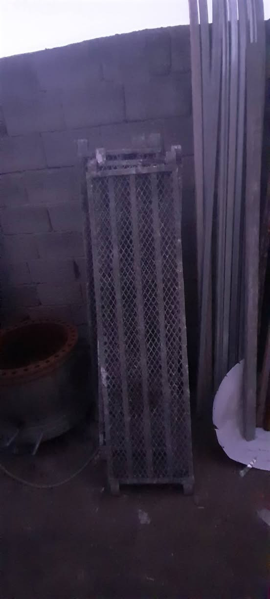 سكله للبيع ٦ اقفاص كاملات ونضيفات سعر القفص ٦٠ ألف العنوان كربلاء قرب سيطره الابراهيميه  ***********
