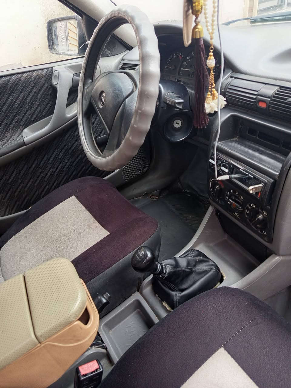 السلام عليكم اوبل استرا استيشن للبيع موديل 1993 حجم 1.8
محرك وكير شرط 
تحويل شرط 
للاستفسار *********** 
مكان موصل حي السماح 
السياره كما موضح في الصوره  
بس الشراي خلي يخبر رجا رجا 
والسعر على الخاص
