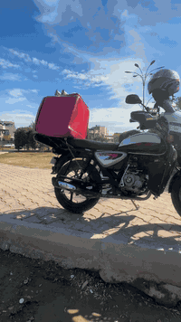 للبيع بوكسر 2022 الدراجه نضيفه كلش شوفه عينك
رقم وسنويه باسمي تحويل ثاني يوم
مجفت مره وحده تجفيت شركه 
مابيها نقص تشغل وتطلع على باب الله 
السعر مليونين وبيها مجال قليل كلش 
*********** بغداد حي العامل
