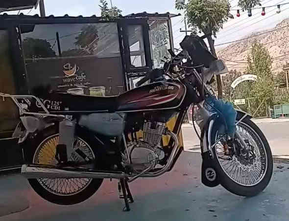 السلام وعليكم هونزدة  
٤ كير البيع 
موديل 25 كفاله كلشي شغال 
العنوان بغداد الجديدة 
***********
***********
