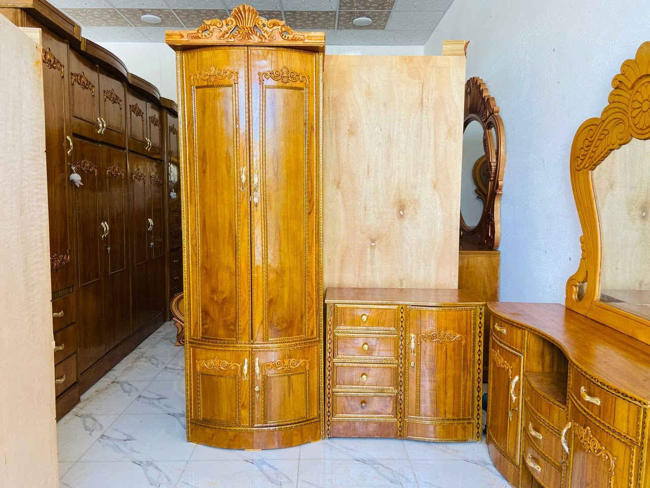 توجد غرفة نوم صاج عراقي درجه اولى نضافه فول العنوان الرمانه مقابيل المركز الصحي  للاستفسار خاص او ***********
