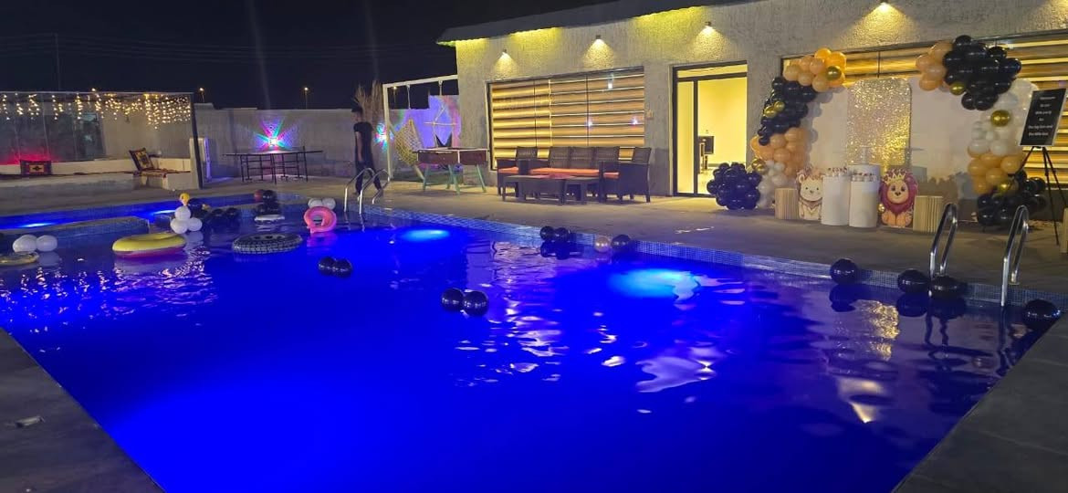 مزرعة رقم 3 في منطقة الدورة قرب جسر الطابقين شركة المصطفى للمسابح مؤثقة بتطبيق أجرلي

من أجمل المزارع 
مسبح كبير والعاب أطفال وفيشة ومنضدة وبليارد 
اضافة الى جلسة مطلة على مسبح 
للحجز واتساب/ ***********
