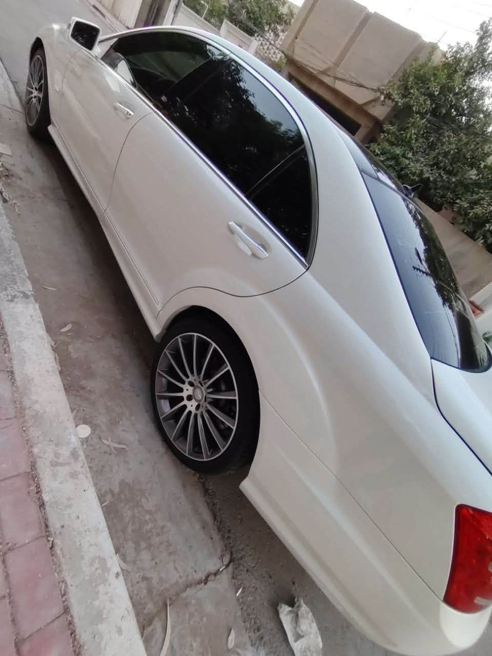 مارسدس / S 350 لارج باب طويل
وارد خليجي 
موديل 2010 تكمه وسنويه / فول فول مواصفات 

🟩 السعر  اتصل او دز رساله وشلع عيوني 

لون أبيض

تخم تاير جديد قبل سبوع شادهن

(السياره رقم سليمانيه دولي هزه وبراد كله جديد قبل يومين كملتها) سياره سمي مباشر

شرط التحويل 

... مواصفات السياره ...

تظليل بسنويه 80 بالميه بي سنه كامله

محرك 6 سلندر المرغوب حجم 350

بنزين

كير أوتو تعليك

بانوراما 

جكات

ناضور ليلي

بصمه

أبواب شفط

جنطه شفط

ثلاجه بالجكمجه

سايد بريك بصمة تلفون ماوس

5 بردات كهرباء ستيرن كهرباء

تبريد ديوولت

شاشات خلفيه
ميز طعام

مقاعد كهرباء + تدفئة تبريد 

الخلفي تدفئه تبريد كهرباء

هتفونات الشركه مع الكتلوكات موجوده

داخل اسود بلاد مطعم بالصاج

لايتات زنون داينمك

مري شفط وقلاب + أشاير

زراك لايت

مري عاكسة بچم لد بك لايت لد 

ماوس 3 وضعيات قيادة

خزن ميموري

سستم سماعات هارمن كاردون جي بي اس

حساسات امامي خلفية رادار مثبت سرعة

3 قطع تبريدانارة الداخل والدشبول متغير 

شاشة متحركة
تصعد الجام وتنزله عن طريق الريمون 

(وبعد بيها هواي مواصفات)

السياره كفاله من البارد والصبغ والتبديل 

صفر مسج

كت AMGصل حته الداخل مختم 

وشرط كشرها مال 2020

والسياره كامله ولكمال لله وشرط ترايهه من زاخو للفاو ، ستوه داخله هزه يعني بدون نقص

وبالعافيه ع الياخذها .. متتقارن بالمتعوب 

مكان السياره  وكربلاء /
سعر تصل او دز رساله شلع عيوني

رقم ***********
