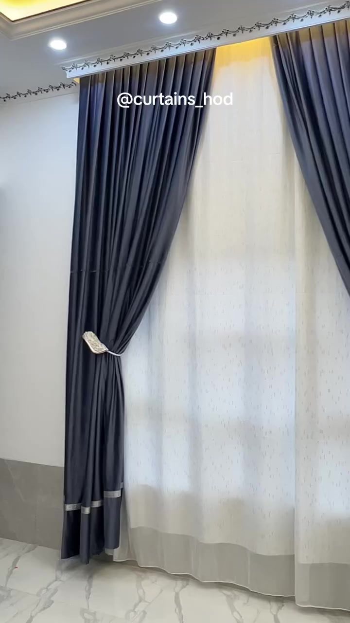 اختيار مثالي للي يحب الفخامة والتفاصيل الراقية لأن الذوق يبان من أول نظرة." 🩶🤍

فصال حسب الطلب  ، خام قديفة متكونة من ست قطع 
#شانيل_قديفة_ورق_جدران 

#يتوفر_توصيل🚛🚚

العنوان:- ناحية الزاب _ قرية النميصة  
للاستفسار ***********.  

 #هود_للستائر
