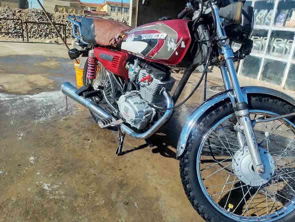 السلام عليكم
ماطور للبيع 
بارت 2019
بي منفيس
معمر  جديد 
وايرمنيه شغاله 
ماطور نضيف
شغل واطلع وين مايعجبك 
السعر 260 وبي مجال 
العنوان ..حميدات  
قريه الزنازل
***********
