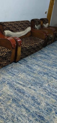 تخم • ١٠ مقاعد • مكاني الشعب