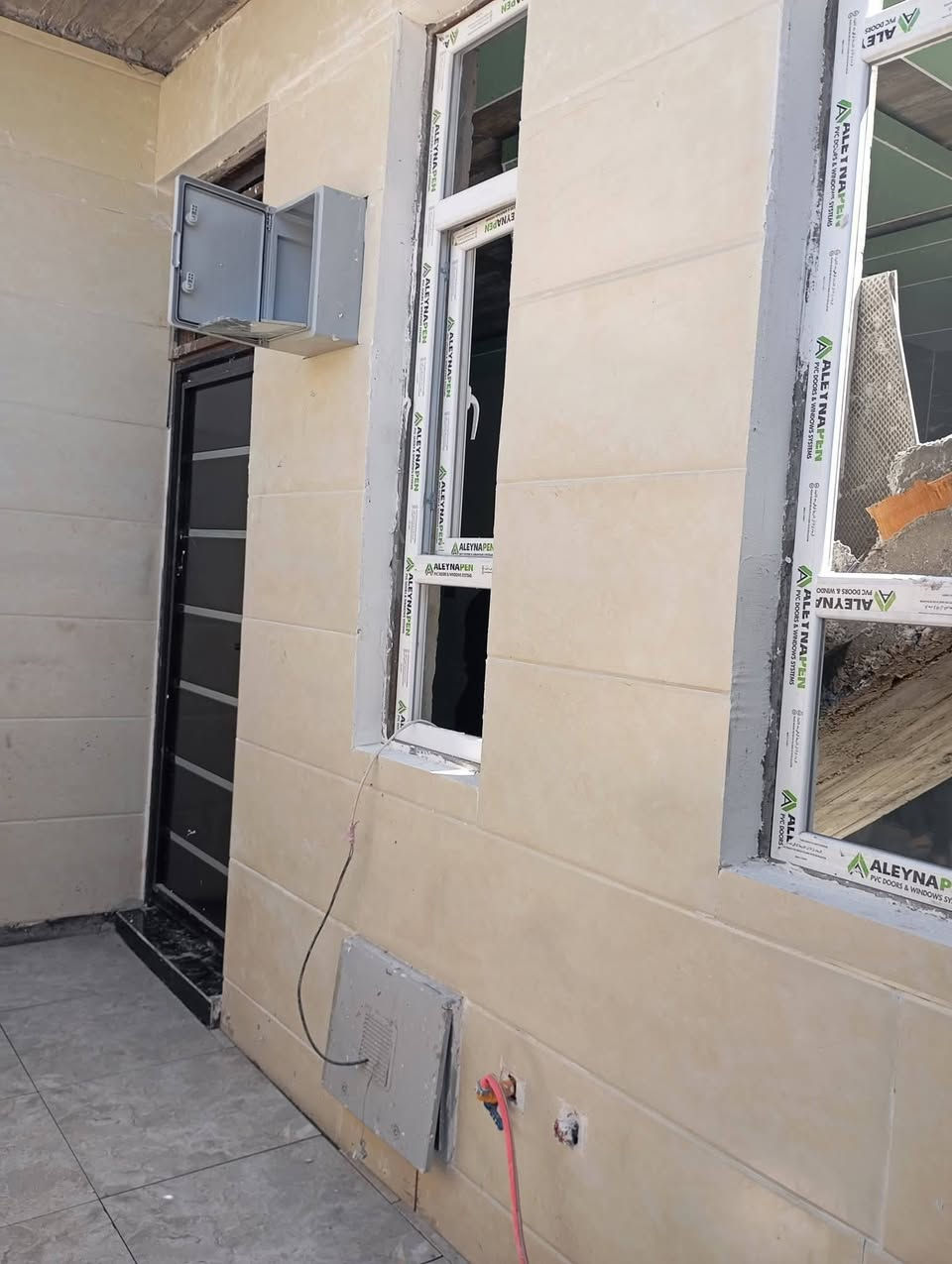 بيت 120 متر خلفي بحي اور بناء حديث وخارطه مميزه يحتوي على غرفتين ومطبخ وصحيات واستقبال وطارمه بيع سريع السعر 115
اي استفسار هذا رقمي ***********
