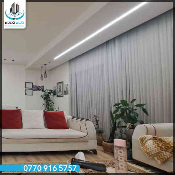 شوقە بۆ فرۆشتن
بەم ڤیوە جوانە بە ڕووبەری 230م

⬅️ کۆد      : MW 3579
⬅️ شوێن  :شوقەکانی میری لاند 
⬅️ ڕووبەر  :230مەتر
⬅️ ڕوو       :ڕوکنە ڕووی ناوشار و قیبلە
⬅️ نهۆم     :بەرز
⬅️ پێکهاتە :هۆڵێکی زۆرگەورە و فراوان مەتبەخ و سێ ژوری نوستن یەکێکیان زۆر گەورە و ماستەر و درێسن ڕووم و بالکۆنەیەکی گەورە بە ئەندازەی شوقەکە
⬅️ مواسەفات :شوقەکه کامل سیستمی شۆڤاژ و غاز و سەقفی بەرز و مەغریبی وتەختەی ئەرزی

⏪بۆ زانیاری زیاتر کۆمێنت بکە یان پەیوەندی بکە
☎️:***********
