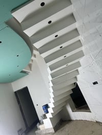 يوجدً خلفهً وبورك وجص هاذ شغل إيدي وليحتاجني يتصل ع هاذ رقم  077140378...