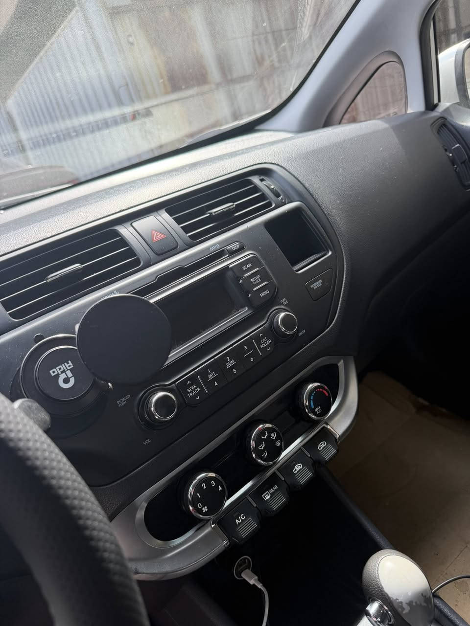 سلام عليكم كيا ريو ٢٠١٣ وارد امريكي  حادثه دعاميه امامي وجاملغ امامي يسره  مبدل جاملغ نفس لون وصبغ دعاميه امامي فقط  ايرباك ستيرن الكشر بدون صبغ  مكينه كير تبريد كله جديد رقم بغداد باسمي جاهزه بدون نواقص صدر جديد  رايده ب ٧٨ ورقه مجال جدا بسيط 
مكاني بغداد حي الجهاد 
***********
