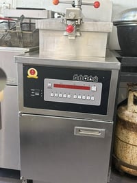 مكينه كنتاكي للبيع مكان حله كلشي شغال بيه الاستفسار 07832925653