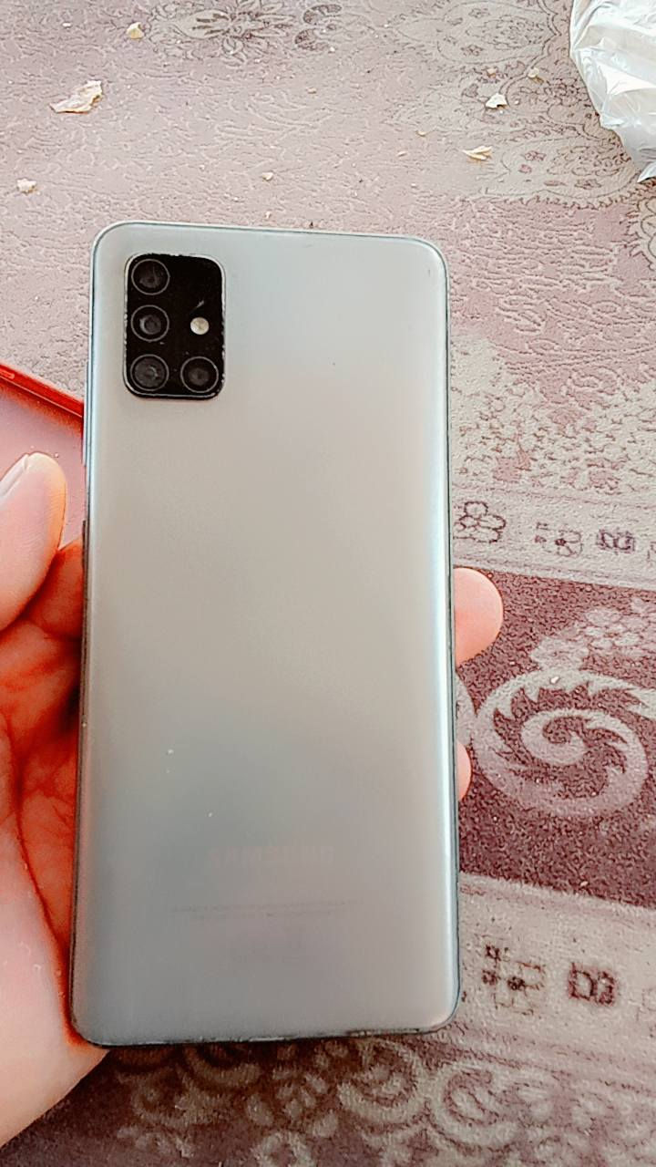 السلام عليكم للبيع Galaxy A51
ذاكره 128شحن تايبسي سريع السعر 40قفل 
مكاني اكرمين شارع ام البنين 
***********
