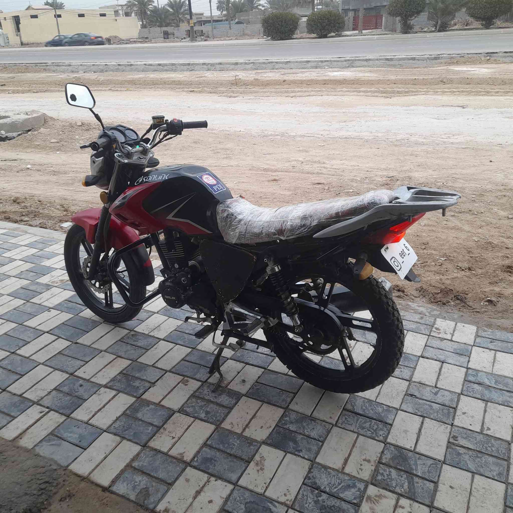 دراجه سونك حلوه مكينه اوكير ع وضع الشركه ما ممدود عليه سبانه كهربايات كله شغال نقص بس صفاحيات  او دوشمه كشن فقط اوراق بيه. كمرك كامل السعر ٥٥٠ الستفسار ***********
