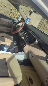 سورنتو موديل 20 ماشيه 35 سياره جديده عله وضع الشركه نص فول خليجي بغداد...