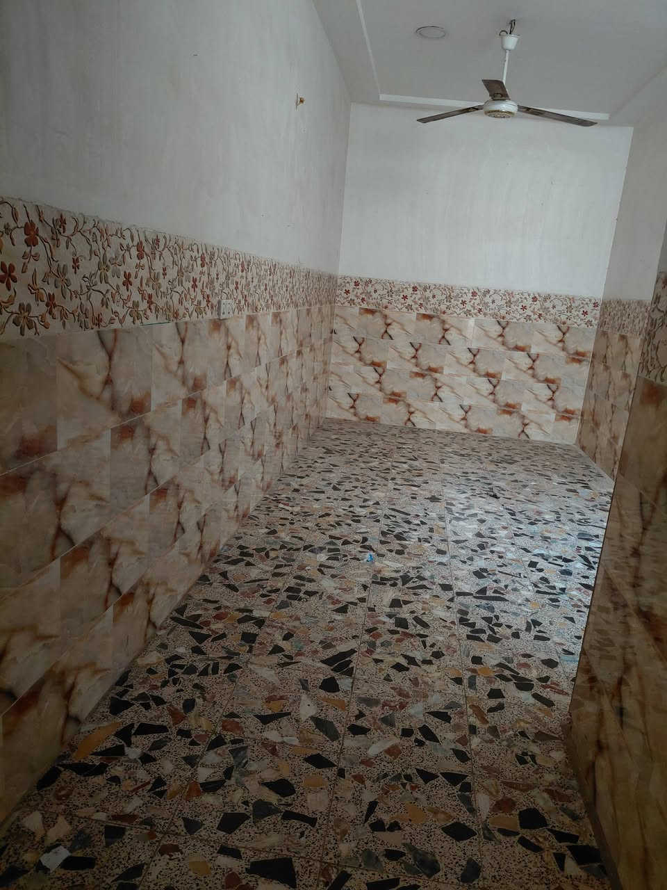 الإيجار مشتمل الشعب حي كويتي 
م٧٠ 
٣نوم +صاله 
الاستفسار إتصال مكتب العهد العقار 
***********
***********
