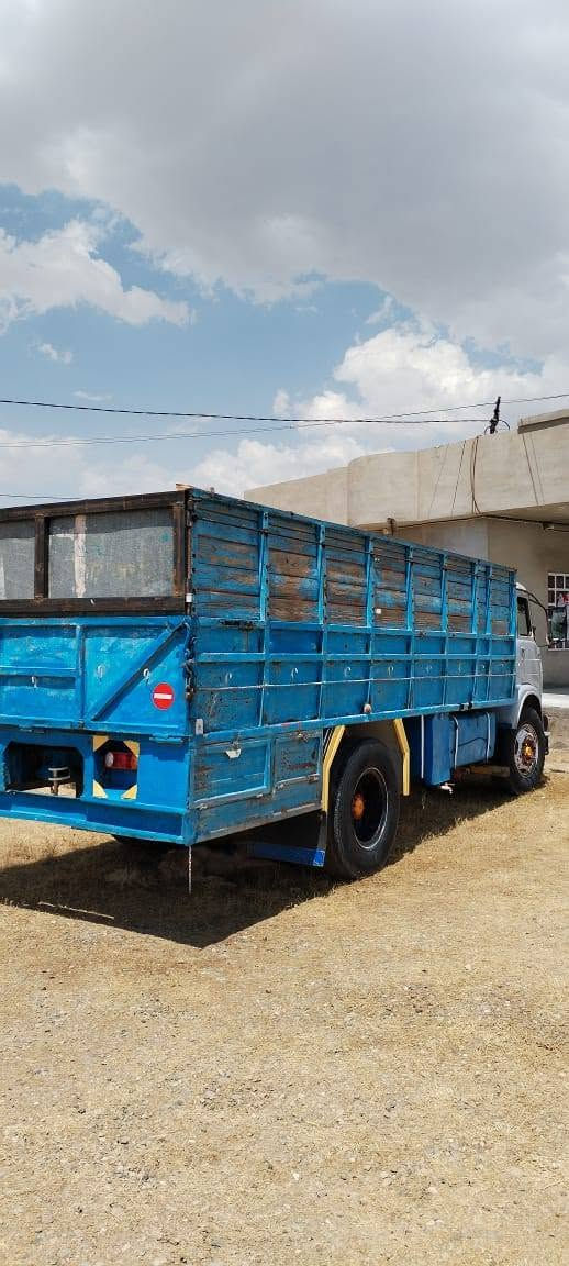سلام عليكم صلاح الدين للبيع رقم بغداد اصفر محرك كير اكسن شاصي شرط بودي نضيف ستيرن بور دوشمه مابيها. السعر 5ونص المو شراي لايدك رجأن ***********

