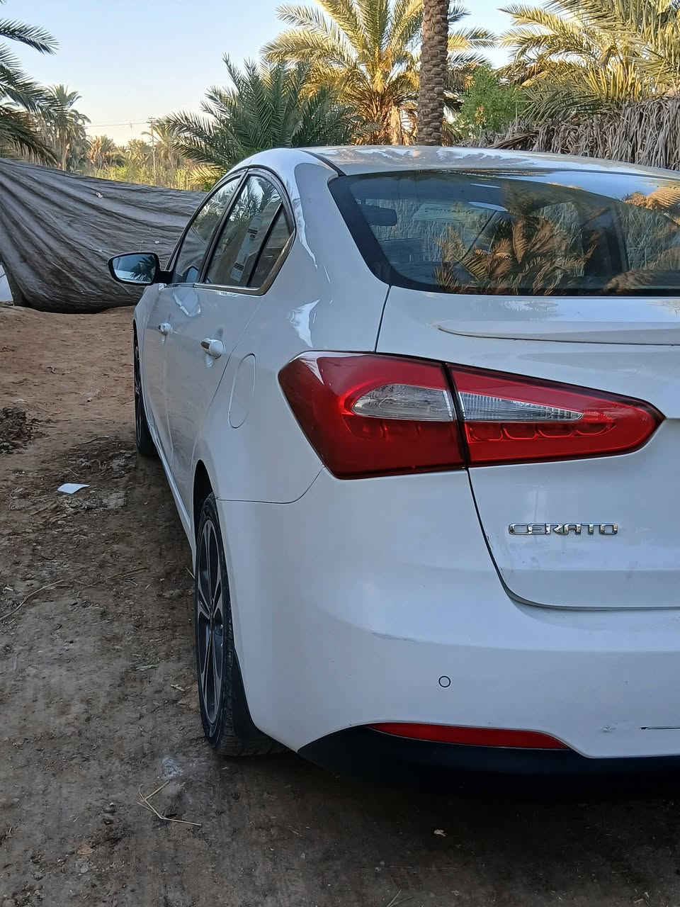 السلام عليكم
كيا سيراتو ،2014
خليجي فول عدا البصمه 
رقم اربيل 
بيها هلال الجاملغ الخلفي جه السايق 
وباب تبديل جه العبري 
السياره معروضه ب 117  وبيها مجال 
***********
