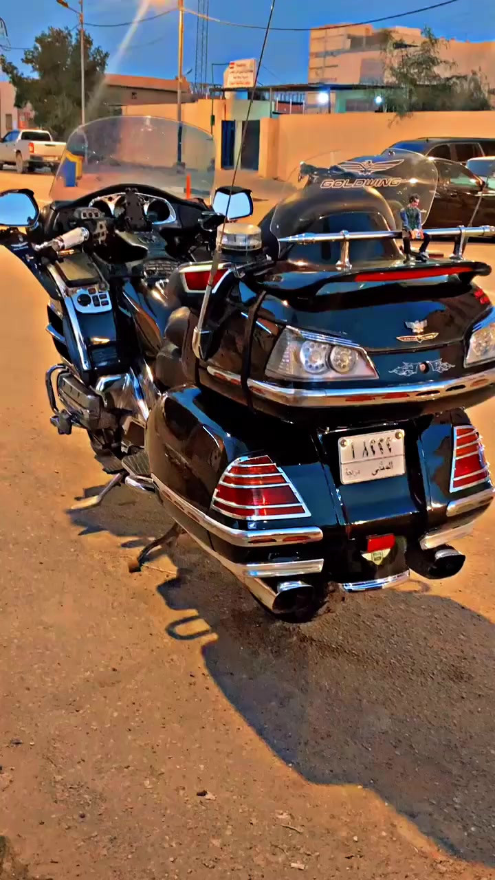 كولدن 2003كلش حلوه وجديده شوفت عينك تخم تاير ماي راديتر ودهن جديدعنواني البصره سعر خاص ***********
