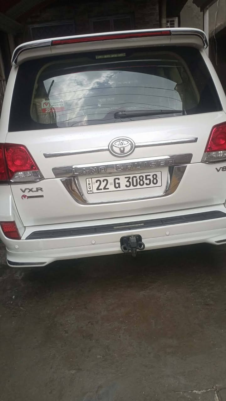 لاندكروزر موديل 2013 رقم شمالي باسمي السيارة من كير ومكينه وحدادية تخم تاير السيارة شاشة بلتوث كشنات جلد كشن كهرباء كشن وتدفئة داخل صاج فورويل السيارة فتحة رادرات اربع جهات كامرة دورارا لايت زنون زراك لايت مري شفط اشاير بلمري ثلاث قطع تبريدحساسات خلفيه ثمانية سلندر السيارة VXR معروضة ثلاث شدات وسبعون ورقة وبية مجال مكان السيارة بابل خلف كراج الموحد ***********
