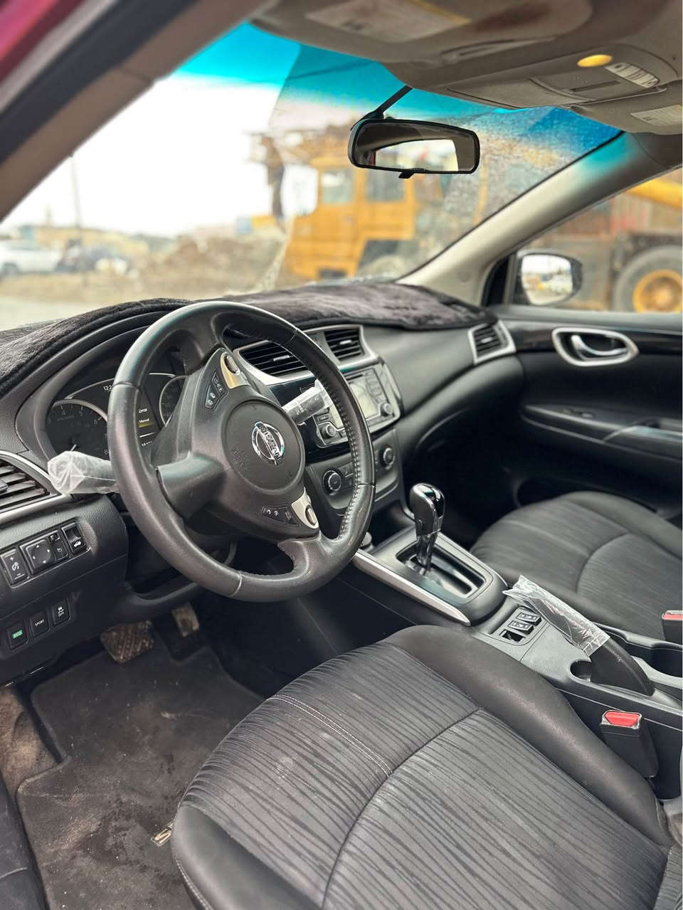 سنترا 2017 
فول مواصفات 
بصمه و سلايت و كوشن هيتر و شاشه و كاميره 
دوو قطعه صبغ 
سياره زيده باقزه 
200 دولار غرامه سه ره 
سعر 100 و بجك مجال 
*********** زاخو, دهوك
