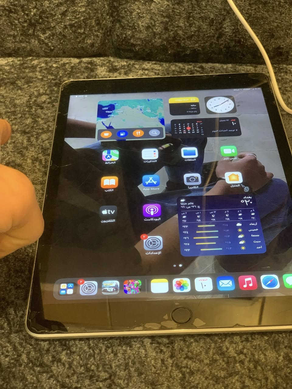 أسلام وعليكم ايباد 9 جهاز كلش نضيف مال بيت جاز وتر ما مفتوح وبي ضمان جهار كلش جديد نموذج m ذاكره 64   كله شغال جهاز مستعجل عل بيعته سعر 200 وبي مجال مكاني بعقوبه رقم ***********
