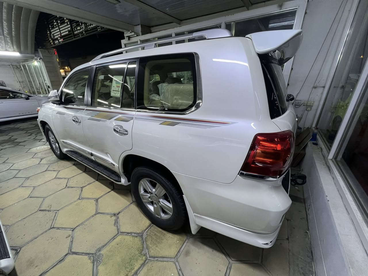 لاندكروز 2014 بريم  باب اول  

حج المحرك 6 سلندر

عداد المسافه 128 الف حقيقي

رقم بغداد 

السعر 420 وبيهه مجال

بدون صبغ او بارد جديده كلش على وضع الشركه

للاستفسار

***********
