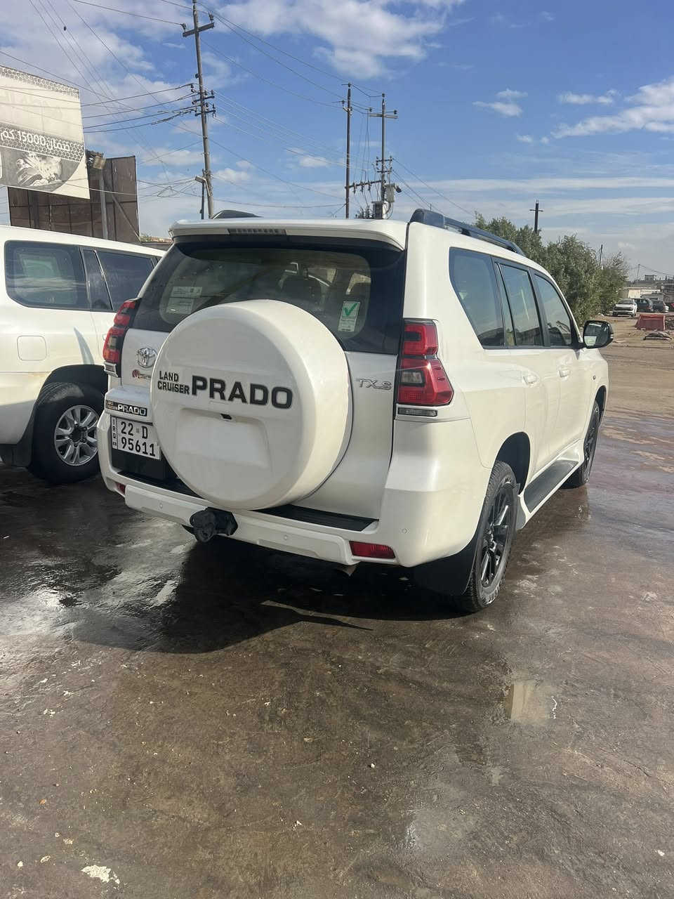 السلام عليكم للبيع لاند كروز برادو موديل 2023 شركت ساز ماشيه 21 الف فقط السياره بحالت الوكاله مكفوله كفاله عامه من كلشي رقم اربيل مكانها بغداد 
السعر ب 485 وبيها مجال 
رقم التليفون ***********
