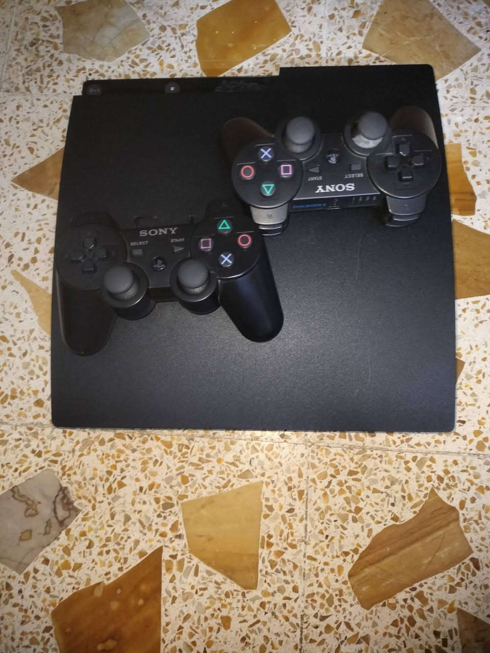 بلي 3 سلم لوك ستيكر 
العاب 20 لعبه من ضمنهم Gta 5 و بيس 2018 محدثه 2026 و سلاسل call of duty 
السعر 140 الف وقابل للتفاوض


**إذا كنت صاحب هذا الإعلان وتريد حذفه لأي سبب، رجاءا أرسل رسالة إلى الدعم الفني**