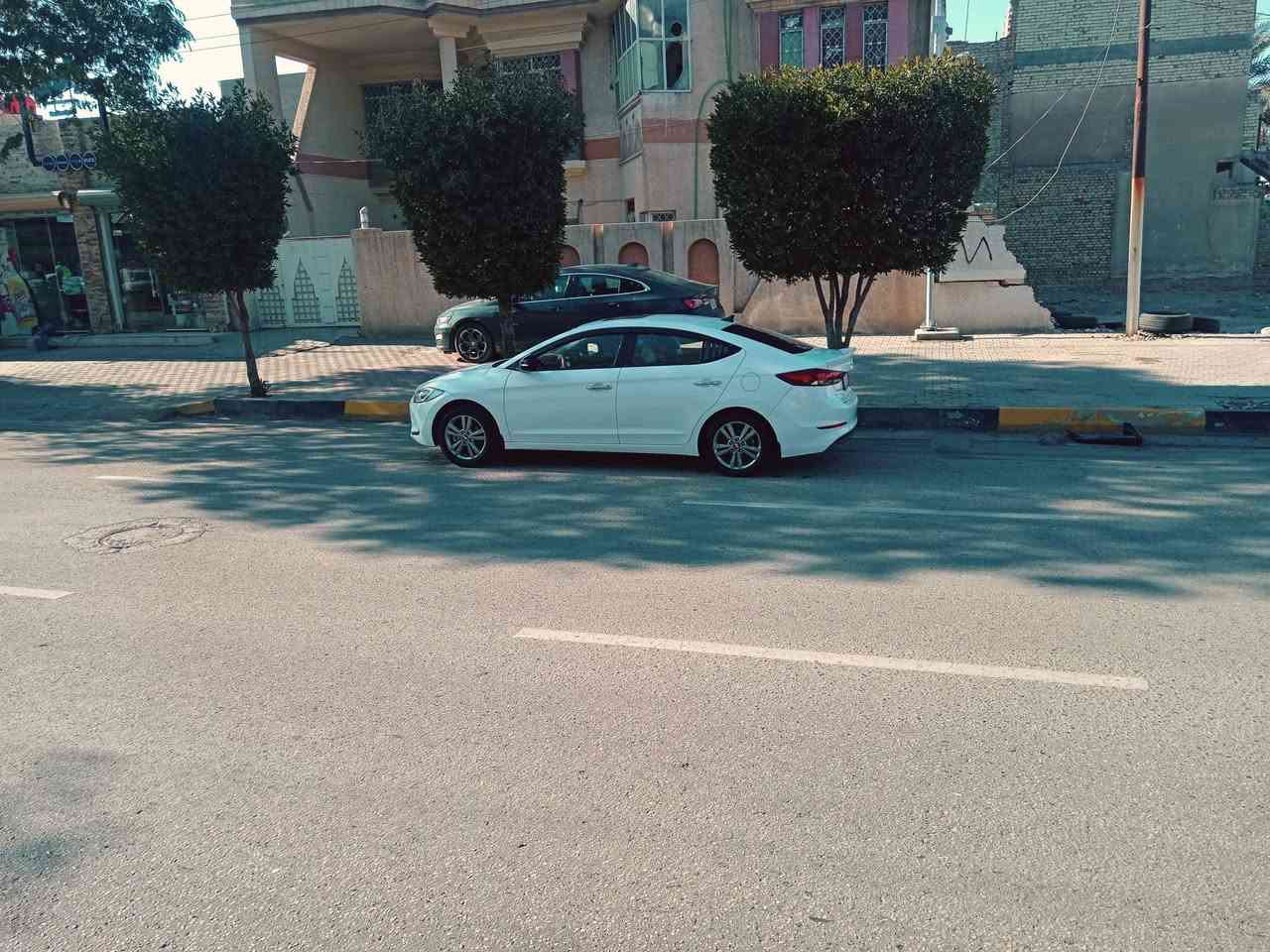 السلام عليكم ورحمة الله وبركاته
النترا 2017 فول خليجي حساسات 3انظمة سرعه فتحه تخم تايرات حداديه جديده السياره نظيفه جدا مشروع وطني تبريد ثلج اي نقص مابيها كشنات جلد الارضيه مغلفه جلد مري شفط  السعر  155 مجال شي بسيط
***********
