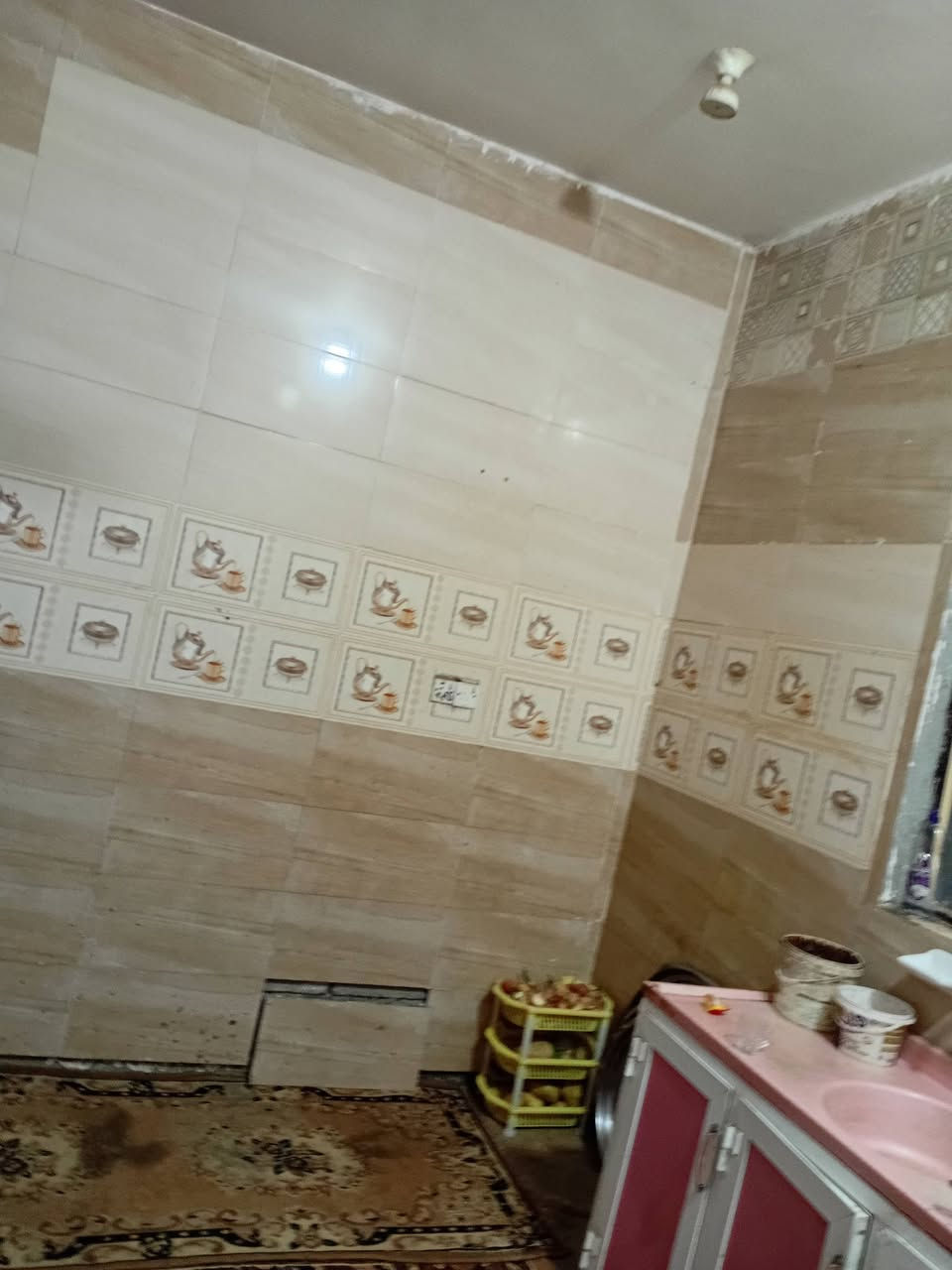 بيت لبيع مساحته ٣٠٠٠ متر مقابيل شارع ستين***********
