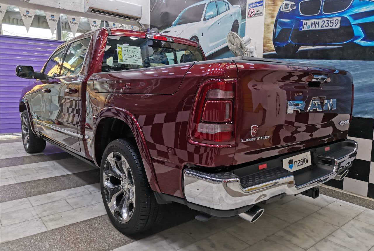 السلام عليكم
رام ليمتد ٢٠٢٠ وكاله ليث العبيدي معروفه موصفات اليمتد السيارة بحالة ممتازة ماشيه ٥١،٠٠٠ كيلو مشتريه من الوكاله مباشره السيارة عليه اضافات الي يعرف بيهم يعرف قيمتهم 
كزوز كامل بورلا تورنك 
شوته رياضيه afe 
قاصه اصليه برمز سري 
سبايدر خلفي 
اضافات داخليه متنوعه هوايه 
والسيارة مغلقه ppf  بالكامل 
مع العلم الملحقات الاصليه موجوده ويه السيارة 
السعر ٤٤،٠٠٠$ نهائي 
للاستفسار *********** وغير متواجد على الفيس بوم
