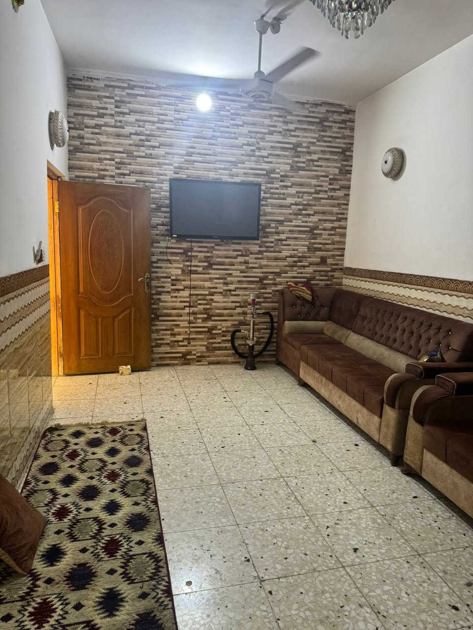 دار للبيع زراعي سند ٢٥  مساحه ١٢٠ متر غرفه نوم صاله مطبخ استقبال كراج كامل خدمات مي كهرباء مجاري تبليط بغداد جسر ديالى شارع الخدمي العريفيه مقابل جامع المهيمن خلف مدرسه كعب بن زهير
للستفسار 
***********
