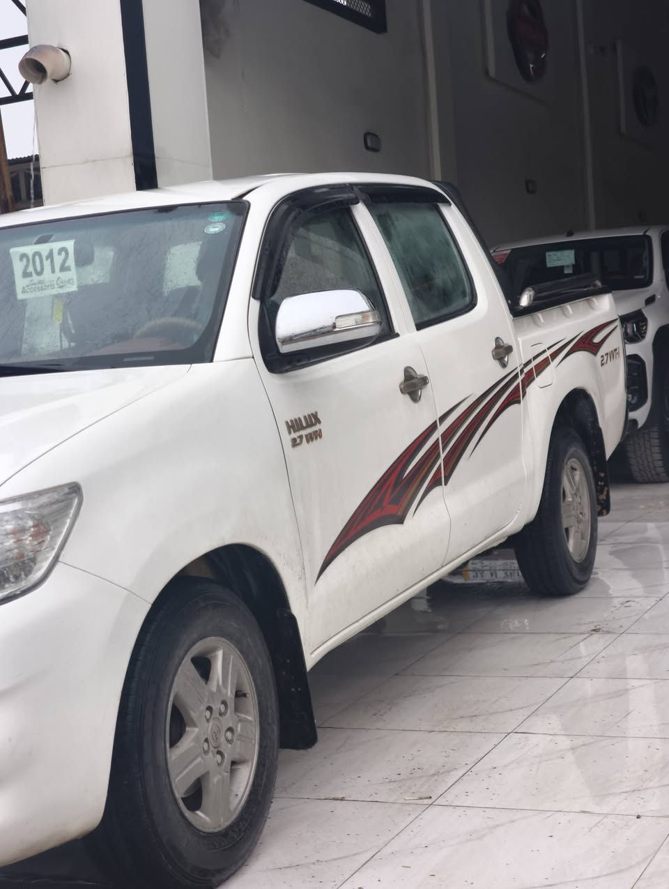 سلام عليكم هايلوكس موديل 2012 رقم اربيل دولي سنويه 2030 كير عادي شاصي 19 دشبول ليزري مكينه ما مفتوحه ماشي 143 الف فقط بدون بدون تبديل بيه بارد فقط مكانين شبر اقل الشبر
كاربون بانزين بيه شرط التحويل مكينه كير اكسل كله شرط 
السعر 200 بيه مجال مكان السياره موصل الوانة
***********
