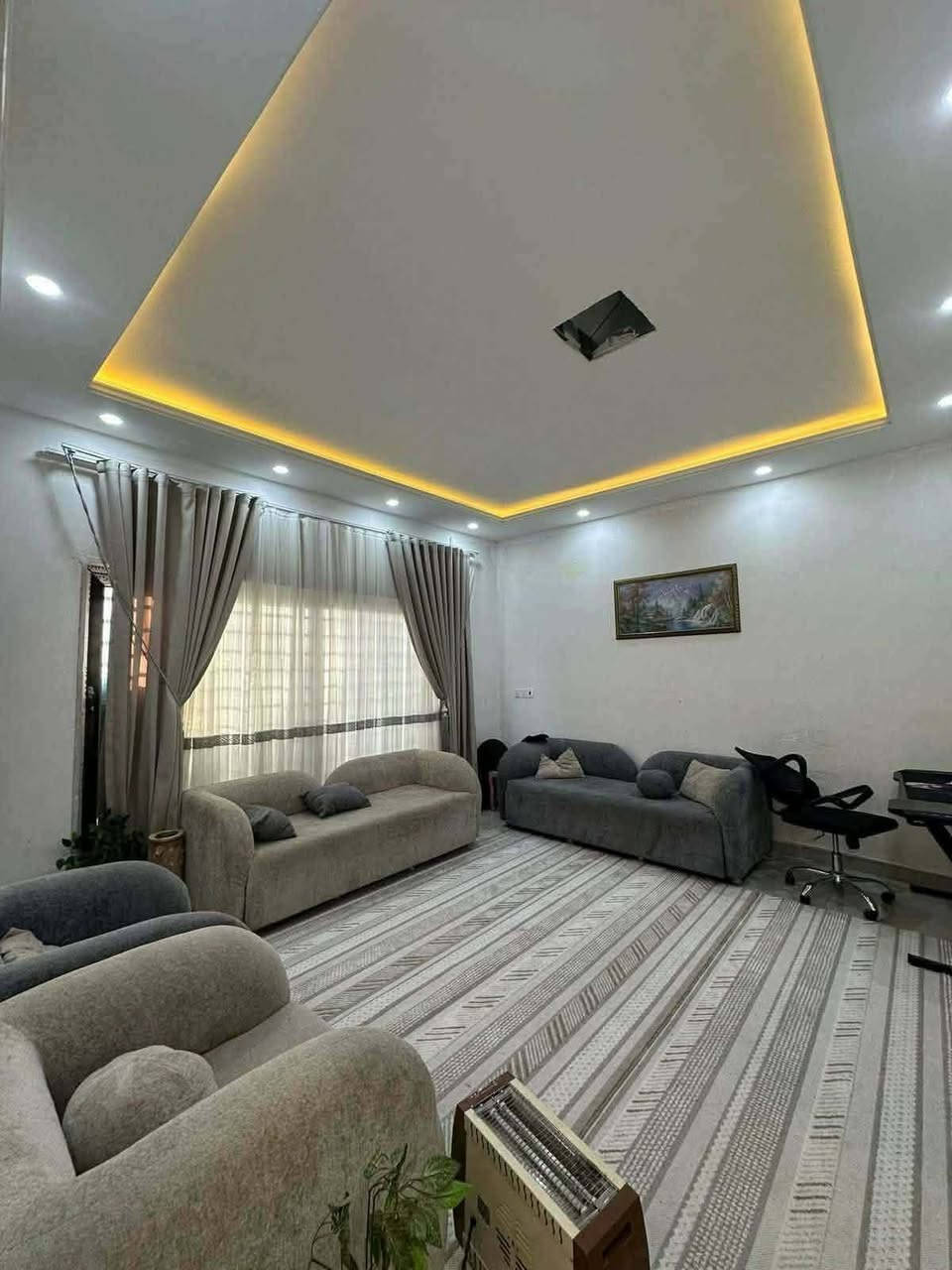 دار طابوا للبيع بناء حديث# طابق ونص
المحتويات
الطابق الأول؛؛؛ غرفة نوم عدد1 ومطبخ واستقبال وصحيات داخليه وكراج
الطابق الثاني؛؛ بيتونة كبيره مع تأسيس كامل للطابق الثاني ومجمع صحيات
المساحة (100)متر مربع
الواجهة (10)في(10)
السعر ٨٥ مليون مع مجال قليل
موقع مميز جدا على ساحه
العنوان؛ كركوك منطقة ال55 قرب موقف الكوسترات
مواصفات الدار؛ تبريد مركزي فووول مع سقوف مغربيه

لمعرفة التفاصيل 
الاتصال على الارقام التاليه *********** 
*********** 
للاستفسار اكثر يمكنكم مراسلة الصفحه))) 
ونتشرف بزيارتكم  ل(مكتب الاوس للعقارات) 
عنوان المكتب؛ سايدين كوباني المحافظه الجديده بالقرب من مجمع روان ستي ٢ ومجمع النجوم ٢
