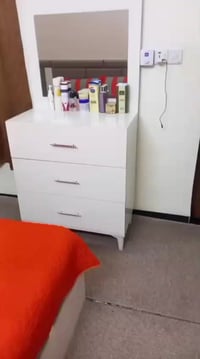 للبيع غرفه ٥ قطع استخدام قليل العنوان بغداد الكريعات 07838568622