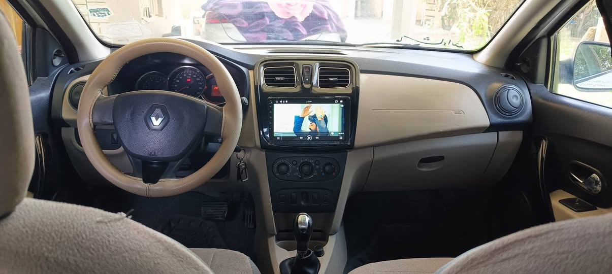 رينو سمبل16
باسمي سنويه لل29 
مكفوله ماعدا الدحجه بالهلال الخلفي وشخط بسيط بالباب عكس وضال ع وضعه لامعجون ولاصبغ 
ادامه كامله تبريد تدفئه شغال
#مكاني الرميثه 
رايدها #ب73
***********
