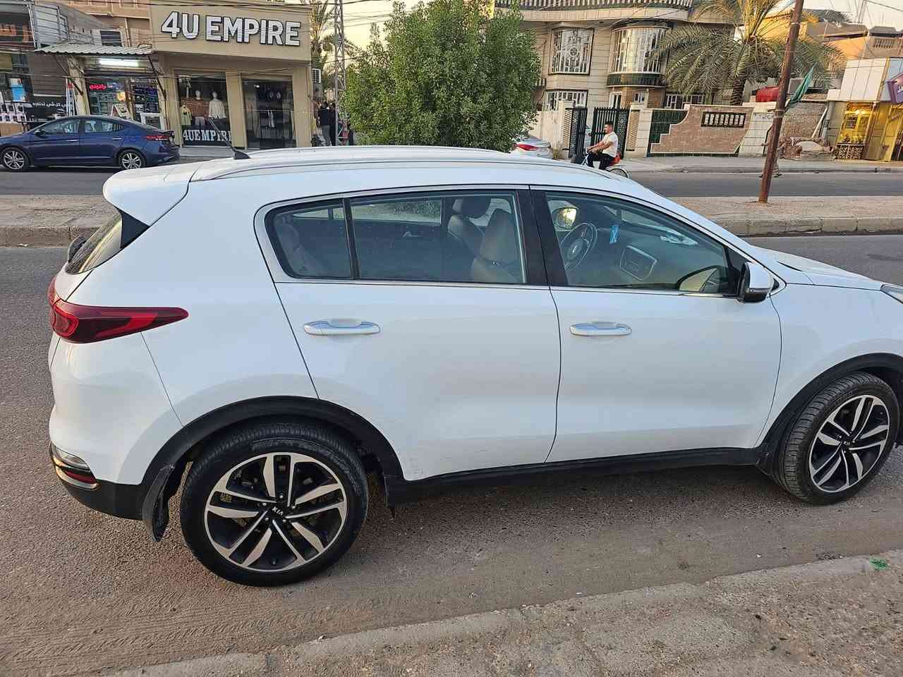 سبورت ٢٠١٩ بغداد  ماشية ١٥٨ حقيقي  بدون حادث خليجي

 بس بعض الرصعات على البراد سيارة باسم صاحبهه

***********
