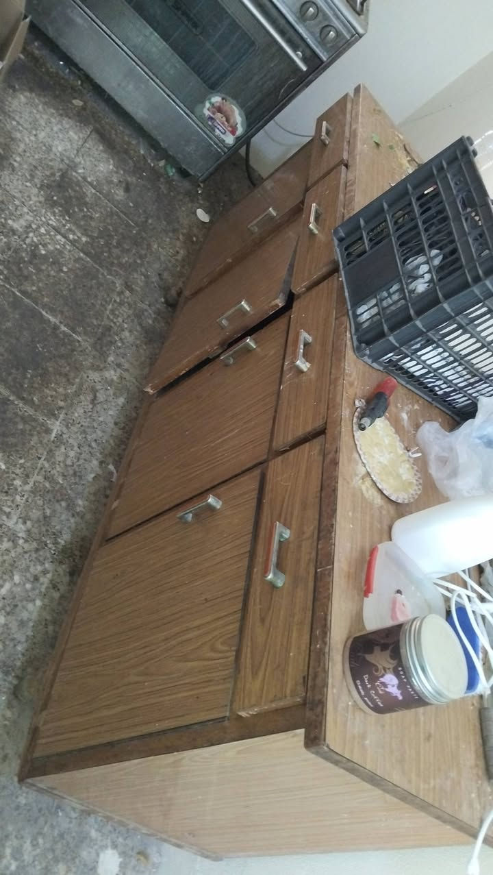 السلام عليكم ثلاجة طباخ ميز طعام وي 4كراسي بردات
صوب علاء الدين عندي صوب صالون هم أي استفسار اتصل بي واتساب ***********  بغداد حي العدل سعر مناسب الكل
