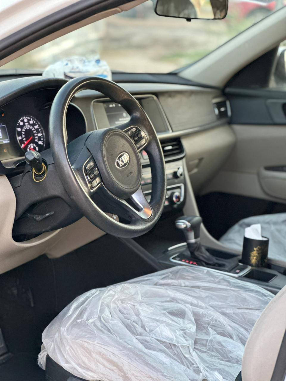 كيا اوبتيما
موديل 2018
سياره وارد امريكي بيه فقط حادث أمريكا جاملغ وبنيد بدون اي دواخل 
مكفوله لغد وشواصي وبدنه 
موصفاته شاشه كبيره كشن كهرباء نضام ايكو سبورت رياضي
تخم تاير جديد منضومه تبريد جديده مكينه مكفوله رقم اربيل هزه وسنويه جديده 
مكاني بابل المدحتيه 
السعر ١٣٨ 
***********
