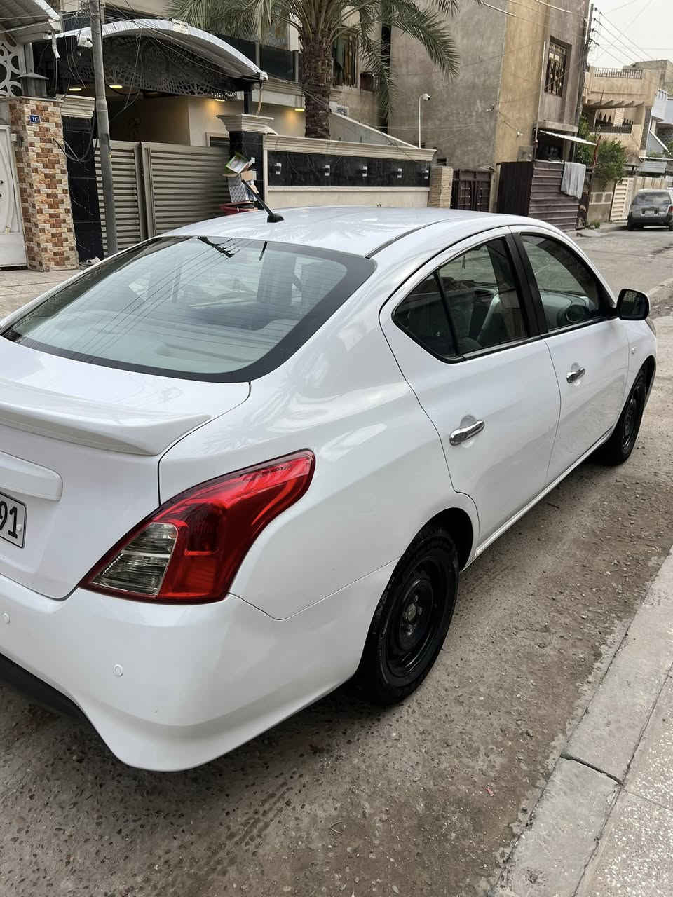 سلام عليكم
نيسان سني ام البليتة الزركة هندي للبيع 
موديل ٢٠٢٠ 
رقم اربيل 
ماشية ١٠٨ 
السيارة مكفولة نظيفة لوك عدا القليل من الجاملغ  الخلفي حار
السعر ١١٠ وبيها مجال حك الجية 
العنوان بغداد السيدية حي الاعلام 
***********
شرط التحويل
