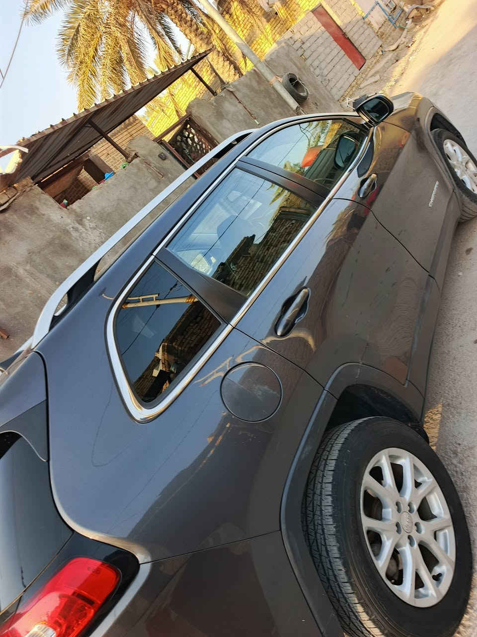 سياره جيب بزون مديل 2018
ماشي 96 نظيفه حداديه تخم داير دواخل جلد 
حادث جاملغ وبنيد بس 
السعر 115 قفل مكاني ناصريه سوق السيوخ 

***********
