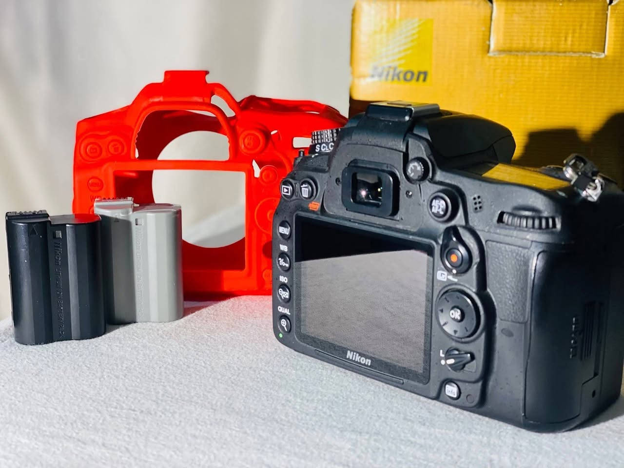 للبيع كامره نيكون D7000جديده نظافه ميه بالميه لاشخط ولازلغ وضع شركه عدستها الاصليه مال الشركه 105/18 ملحقاته الاصليه وياها بطاريه وشاحنه وكيبل شحن وجنطه وحزام كتف سعرها 525الف قفل 

وعندي زوم رياضي سيكما اوتو منول كهربائيّ الاصدار الجديد 300/70 سعره 175الف قفل 

وعندي فلاش كودكس سعره 40الف قفل 

وعندي جلاتين عين عدسه كامره جديد وليس مستخدم سعره 15الف قفل 

وعندي جلاتين كامره جديد وليس مستخدم سعره 25الف قفل 

وعندي بطاريه الاصليه مال الشركه سعرها 25الف قفل 

وعندي هود وقبق عدسه 105/18 جديد وليس مستخدم سعرهن 30الف قفل 

وعندي هود وقبق عدسه 55/18 جديدوليس مستخدم سعرهن 30الف قفل +ادبتر جديد وليس مستخدم سعره 15الف قفل 

وعندي استاند كامره تصوير جديد وليس مستخدم مع جنطه وكتلوكات  سعره 100الف قفل 

ملاحظه // مكاني بابل لايوجد توصيل الشراي يدخل خاص ولايعامل رجاء الاسعار ثابته ابيع شلع كافة المعدات التصوير اعتذر مفرد مابيع


**إذا كنت صاحب هذا الإعلان وتريد حذفه لأي سبب، رجاءا أرسل رسالة إلى الدعم الفني**