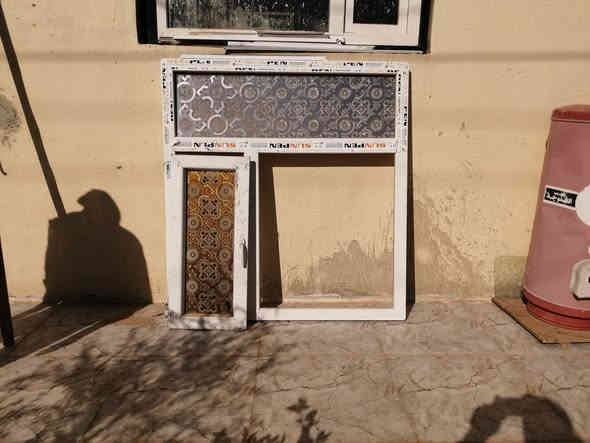 السلام عليكم ورحمة الله مكلف بل النشر شبابيك مستعمله للبيع قريه البو ضايع الاتصال ع الرقم ***********
