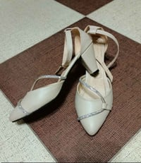 ملابس • مقاس ٣٨-٣٩