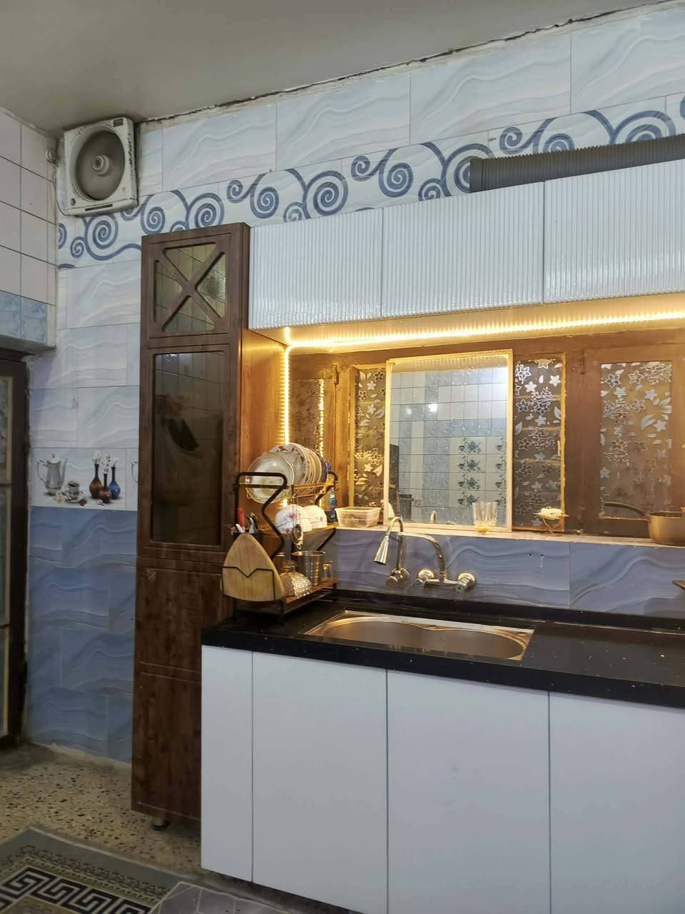 كاونتر مطبخ كامل مع طباخ وشفاط ماركه دي ال سي نظيف وسنك ستيل اصلي مكان كوت كفاءات خشب أم دي اف مستعمل قليل بسعر مناسب


**إذا كنت صاحب هذا الإعلان وتريد حذفه لأي سبب، رجاءا أرسل رسالة إلى الدعم الفني**