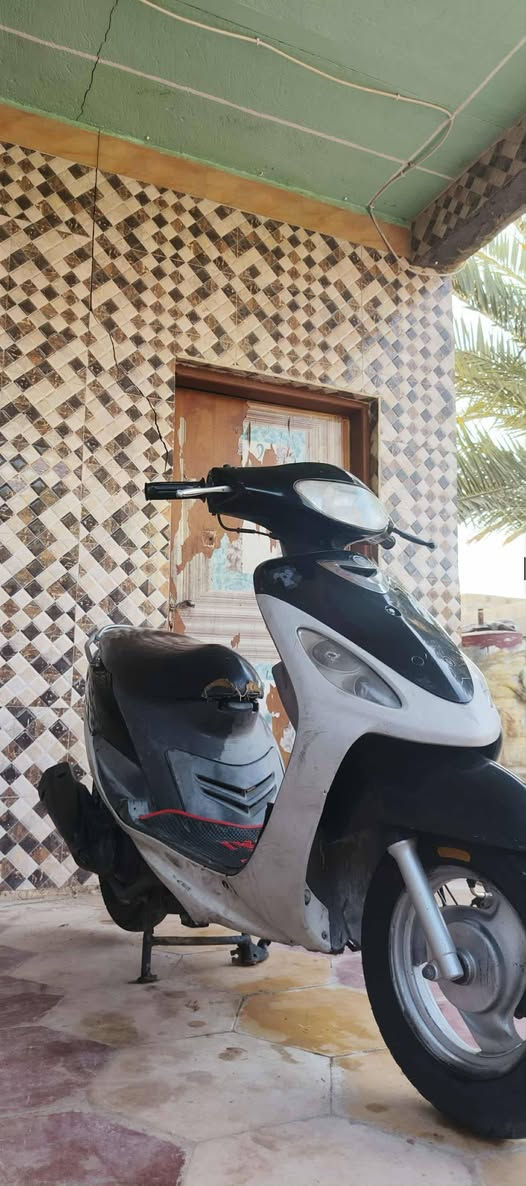 سلام عليكم  ماكس منغولي لبيع دراجه كلشي بيه شغاله مفتوحه مبدل بس بستم دراجه حلوه سعر 450وبيه مجال حك جيه بس لمحرك بي خشونه شراي يتصل ***********
