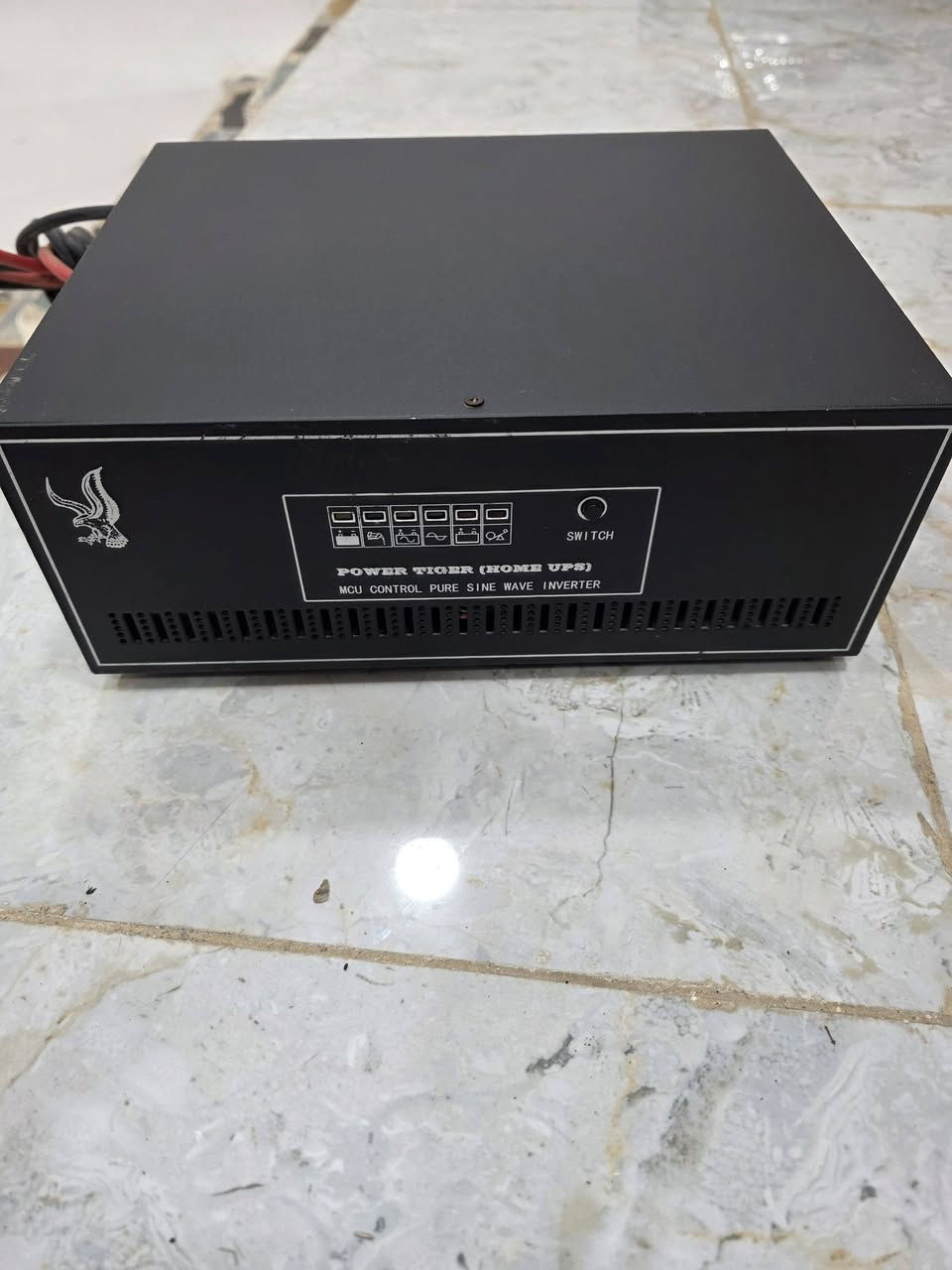 عاكس
النوع: Pure Sine Wave Inverter (موجة جيبية نقية)
نظام 12 فولت 
4 امبير 
 - آمنة جداً على الأجهزة الحساسة مثل الشاشات والمراوح والشواحن والحاسباتت
​التحكم: نظام MCU Control ذكي لإدارة الطاقة والشحن.
​الحالة: مستعملة ونظيفة (كما موضح في الصور).
​المميزات: تحتوي على مؤشرات ضوئية (LED) لمراقبة حالة البطارية، الشحن، والحمل الزائد.
​💰 السعر:
​75,000 الف دينار عراقي والتوصيل مجاني لكل محافظات العراق


**إذا كنت صاحب هذا الإعلان وتريد حذفه لأي سبب، رجاءا أرسل رسالة إلى الدعم الفني**